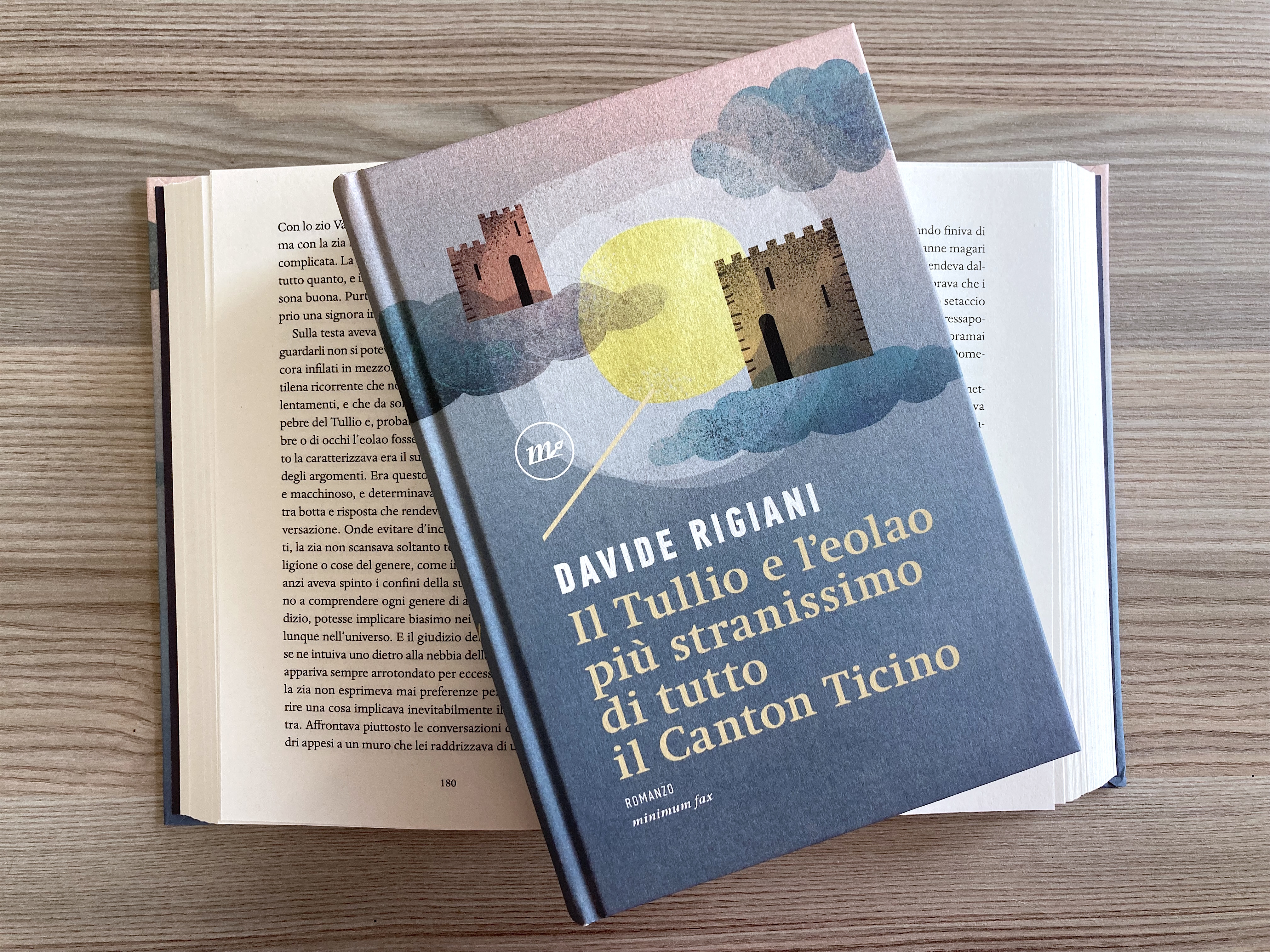  Esplora il mondo magico di Davide Rigiani, autore di "Il Tullio e l'eolao più stranissimo di tutto il Canton Ticino". Scopri una storia unica, immergendoti nelle pagine creative del romanzo. Visita il sito ufficiale per conoscere l'autore e vivere un viaggio straordinario attraverso le sue parole.